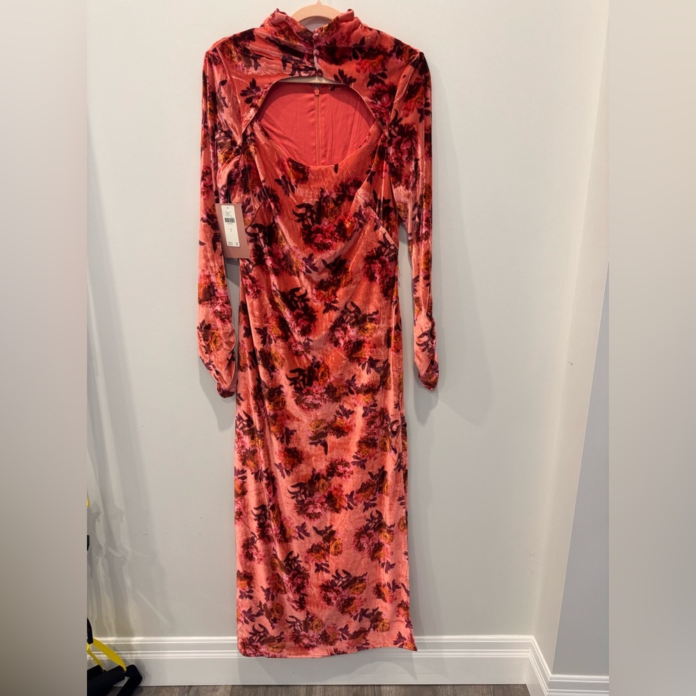 Floral Cutout Pink Dress - Picture 4 of 9